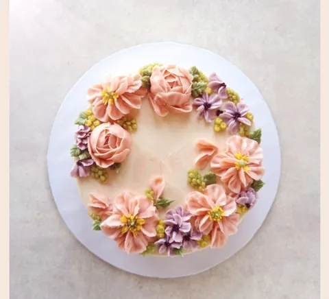 Soft Blossoms, a Fig & Owl cake