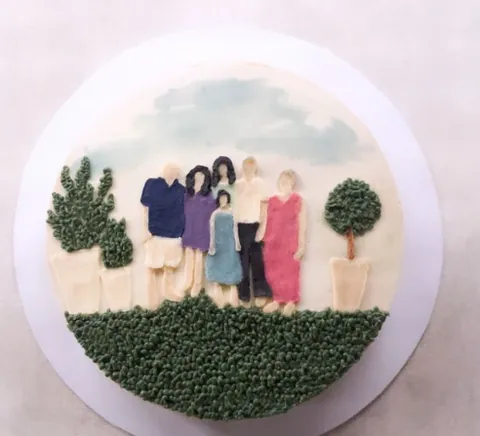 Family portrait 2, a Fig & Owl cake
