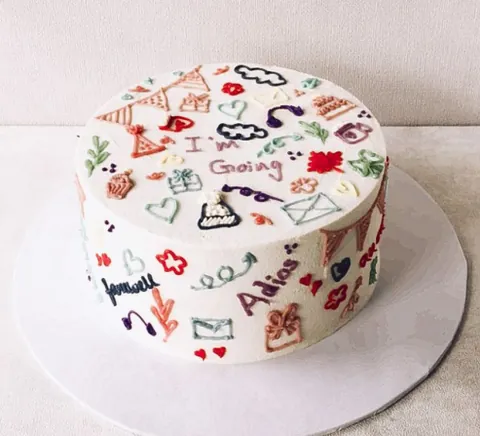 Bon Voyage, a Fig & Owl cake
