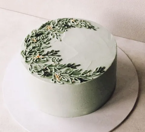 Evelyn, a Fig & Owl cake