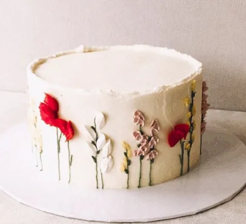 Pops of Blossoms, a Fig & Owl cake