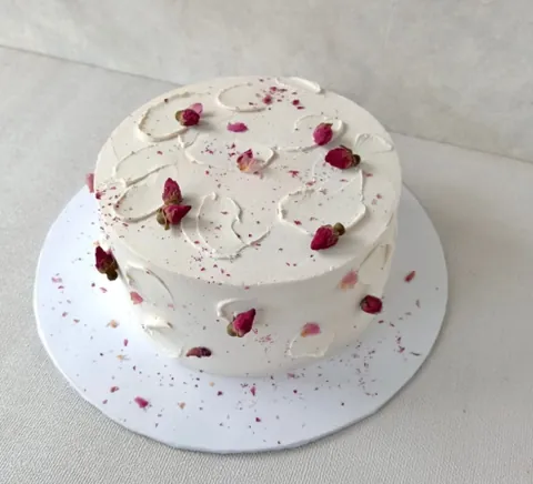 Buds of Roses, a Fig & Owl cake