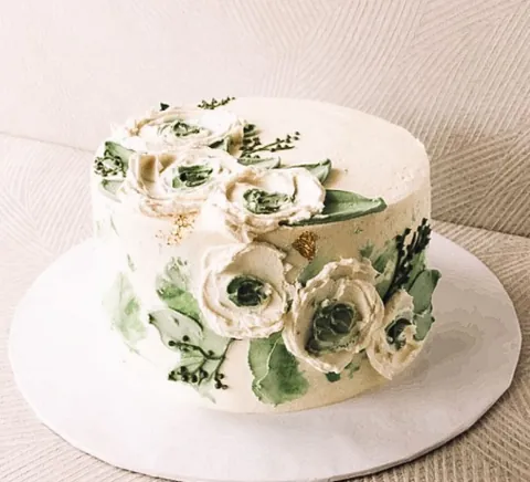 Rose Spray, a Fig & Owl cake