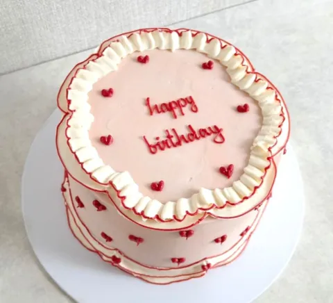 Vintage Betty, a Fig & Owl cake
