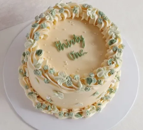 Vintage Sage, a Fig & Owl cake