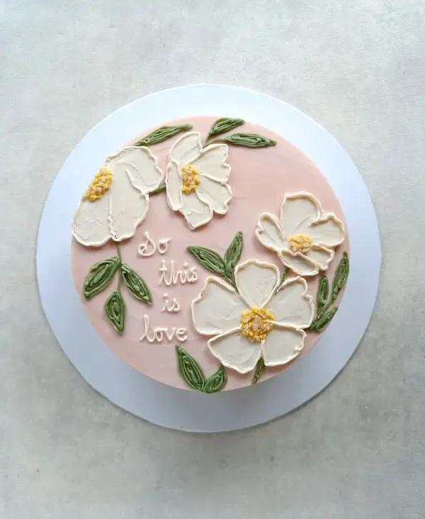 A Fig & Owl buttercream cake