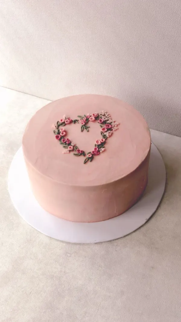 A Fig & Owl buttercream cake