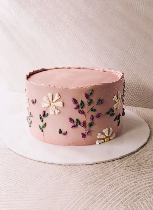 A Fig & Owl buttercream cake