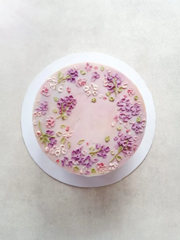 A Fig & Owl buttercream cake