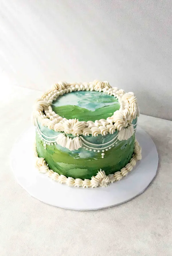 A Fig & Owl buttercream cake