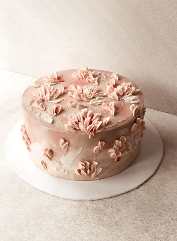 A Fig & Owl buttercream cake