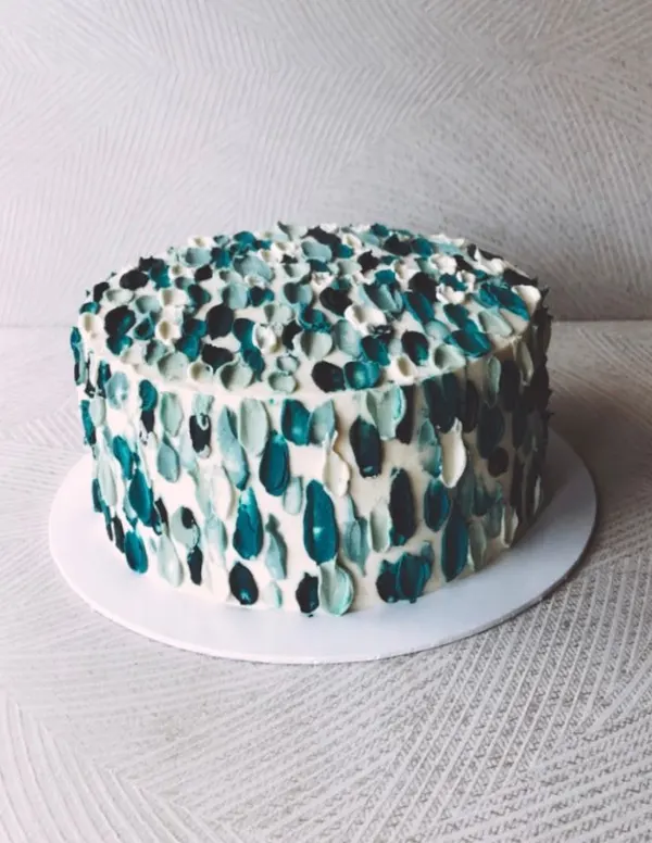 A Fig & Owl buttercream cake